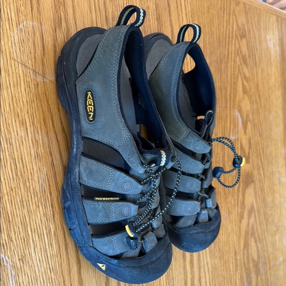 Keen Women's Sandals - Olive and Black - Picture 6 of 6